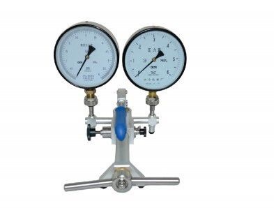 2.7kg HS703 Handheld Pneumatic Pressure Pump -0.95-60 bar Range Lightweight Portable