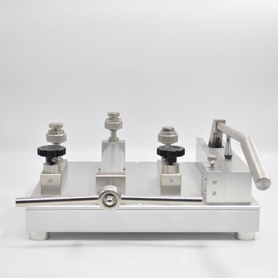 0.95-140bar Pneumatic Comparison Pump with Output Interface Connection M20X1.5Fx2 14Kgs