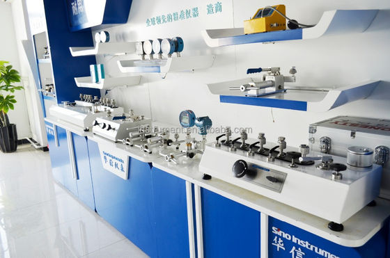 Portable Pneumatic Hand Pump for Low Pressure/Vacuum Calibration -0.95-60 bar Range