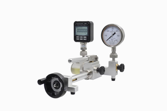 HS705 700bar Portable Manual Hydraulic Pressure Test Pump for Accurate Readings