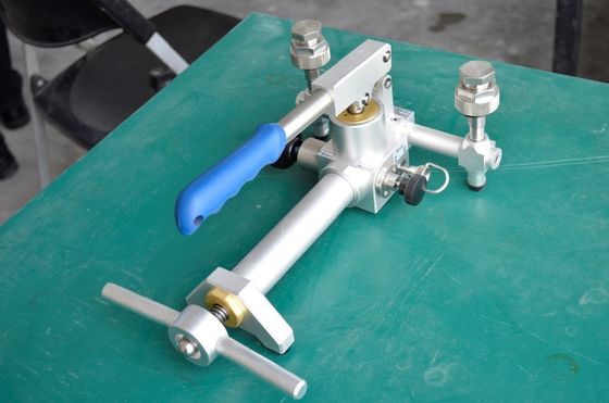 Professional L286*W198*H140 mm HS703 Lab Machine Pneumatic Pressure Gauge Calibrator