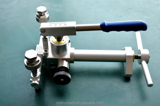 Customized and Versatile HS703 Pressure Gauge Calibration Hand Pump -0.95-60 bar