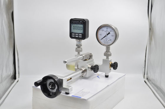 Hydraulic Oil Pressure Comparator 0-700 bar The Perfect Addition to Your Machinery