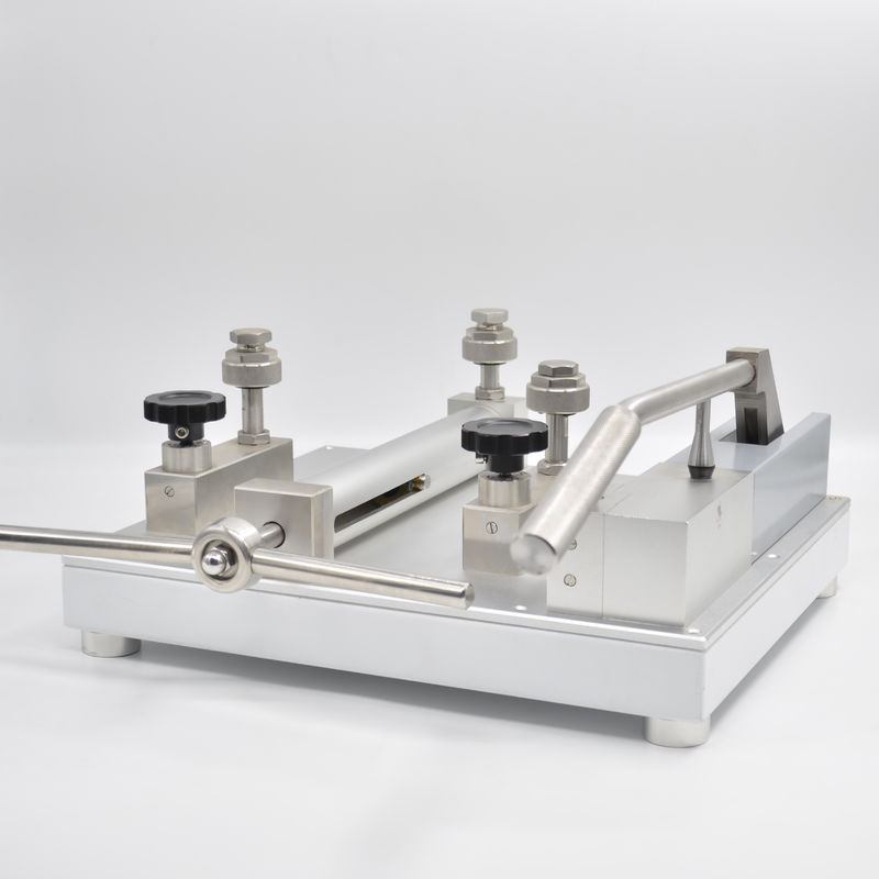 140 bar Pneumatic Pressure Calibrator for Control Valve Pressure Range -0.95-140 bar