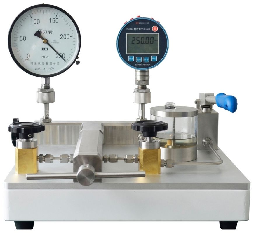 High Pressure Hand Pump for Working Media 25 Transformer Oil Pressure Range 0-2500 Bar