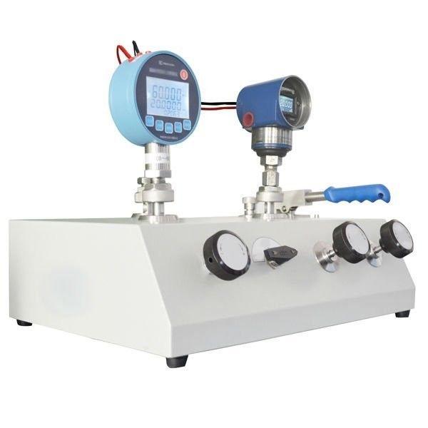 Versatile Semi-Automatic Pressure Calibration Kit for 0-600 bar Pressure Range 16.0kg