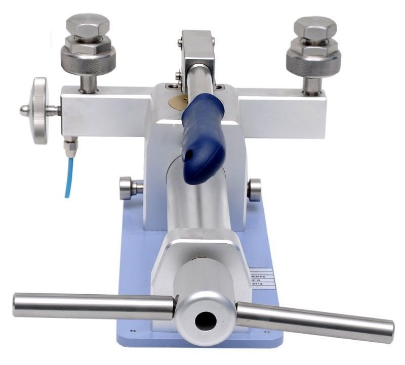 Compact AIR Vacuum Pressure Testing Equipment HX673A for Pressure Range -0.95- 60 bar