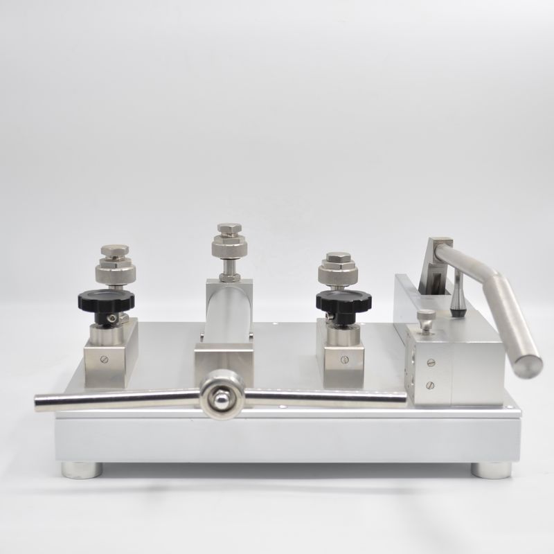 Accurate 60 Bar Gauge Calibration Pump HS721 for Pressure Range -0.95-60 bar and 14.8KGS